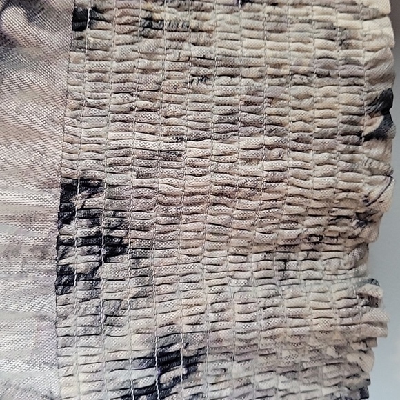 Bebe gray animal print sheer surplice neck blouse smocked hem Medium - Picture 5 of 10